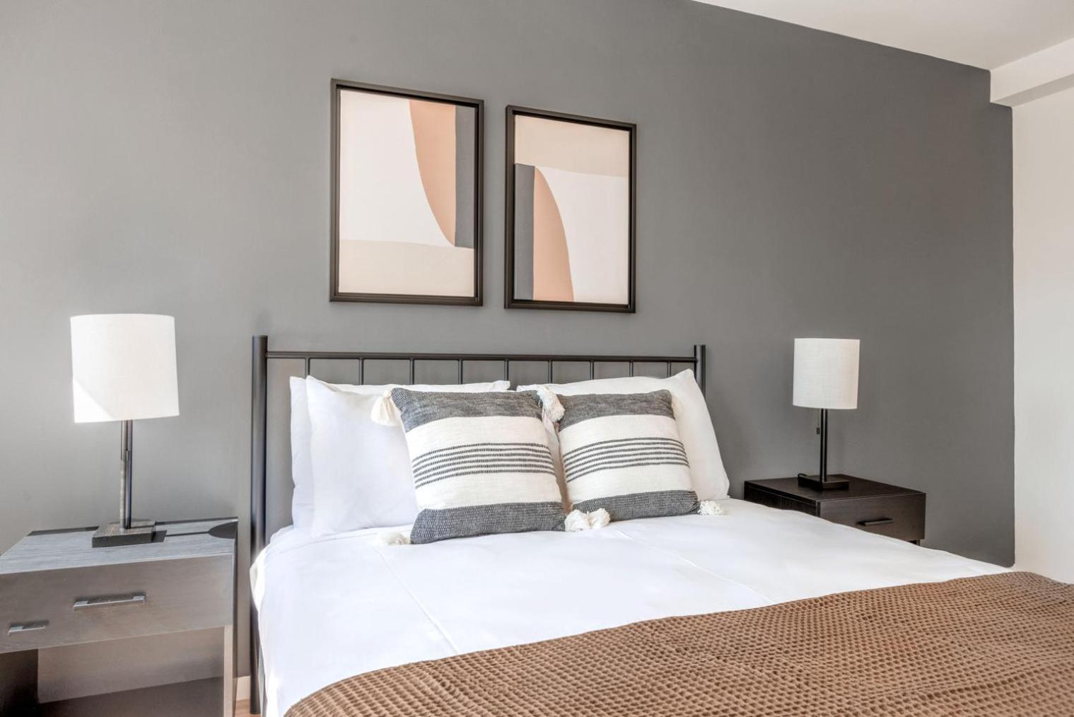 Back Bay Studio W Wd Nr Newbury St Bos-726 * Boston